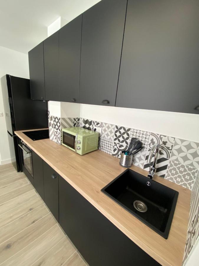 Apartment Ajaccio Sea View: Beachfront T2 With Balcony And Parking
