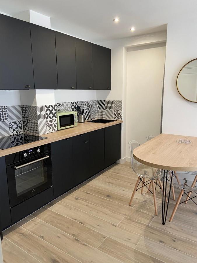 Ajaccio Magnifique T2 37m2 Centre Vue Au Bord De La Neuf 4 Couchages Balcon Parking Prive Ferme Clim Wifi Apartment *