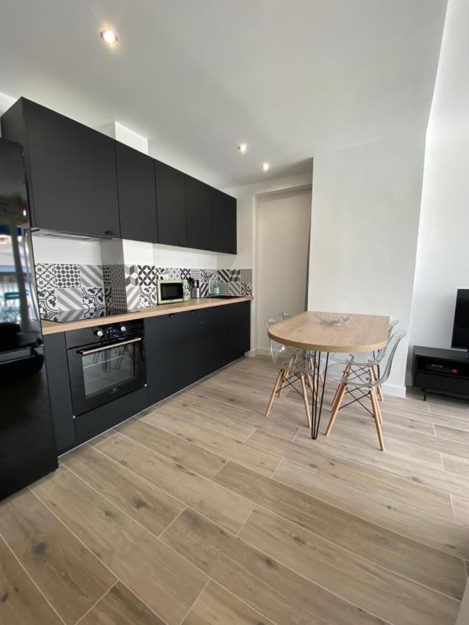 Apartment Ajaccio Magnifique T2 37m2 Centre Vue Au Bord De La Neuf 4 Couchages Balcon Parking Prive Ferme Clim Wifi *