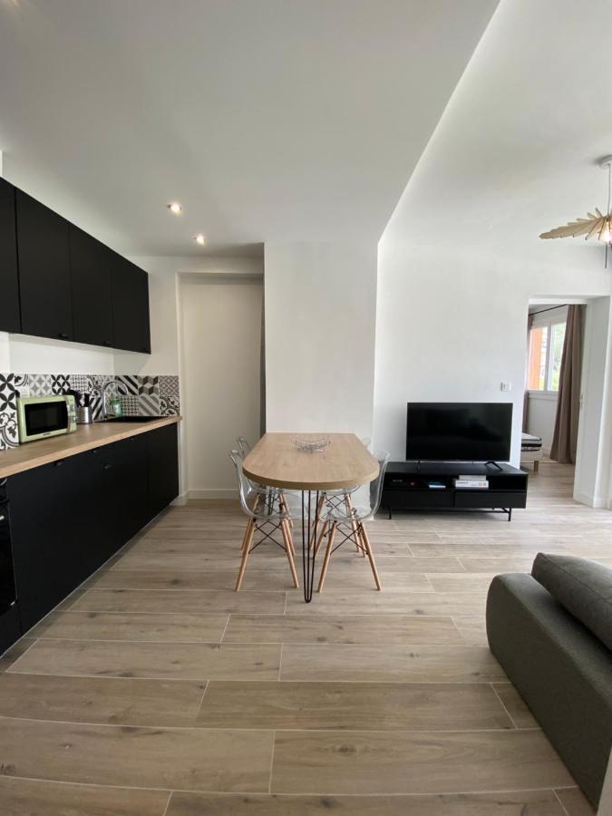 Ajaccio Magnifique T2 37m2 Centre Vue Au Bord De La Neuf 4 Couchages Balcon Parking Prive Ferme Clim Wifi * Ajaccio (Corsica)